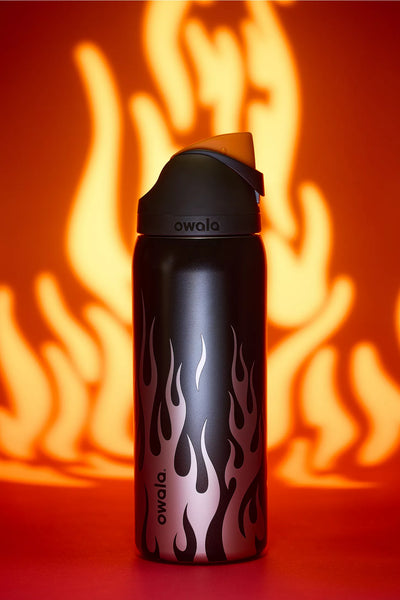 PREVENTA - Owala UO Exclusive Flames FreeSip 32 oz