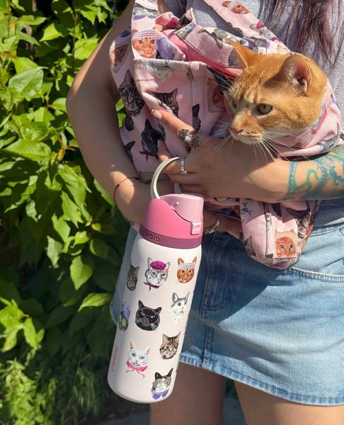 PREVENTA - Owala UO Exclusive Cat Collage FreeSip 32 oz Water Bottle