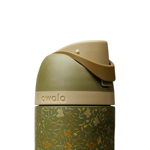 PREVENTA- Owala 24 fl oz Stainless Steel Special Edition FreeSip Insulated Water Bottle - Wallflower