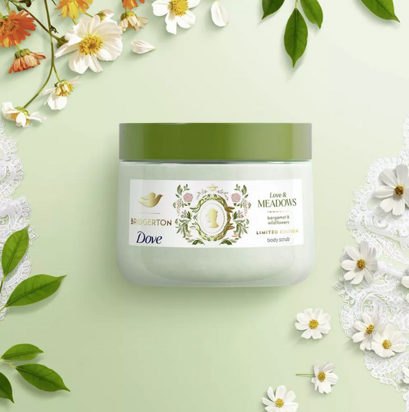 PREVENTA - Dove Beauty Bridgerton Body Scrub - Love & Meadows