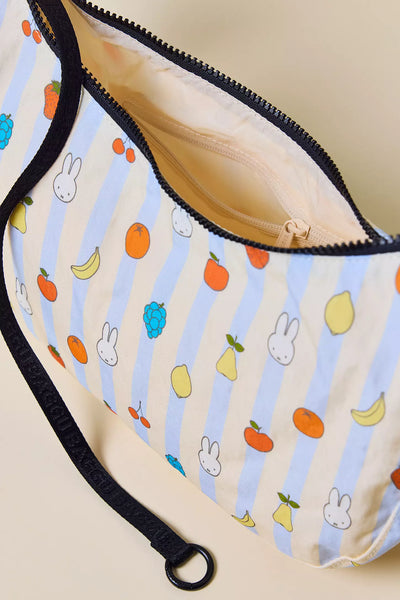 PREVENTA -  BAGGU Medium Nylon Crescent Bag