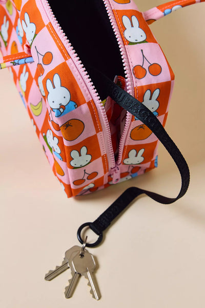 PREVENTA - BAGGU Nylon Bowler Bag - Fruit