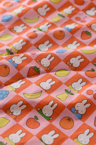 PREVENTA - BAGGU & Miffy Puffy Quilted Picnic Blanket - Fruit
