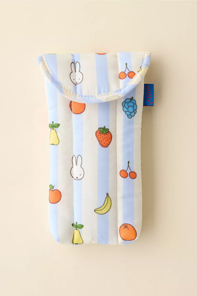 PREVENTA - BAGGU & Miffy UO Exclusive Puffy Glasses Sleeve - Picnic