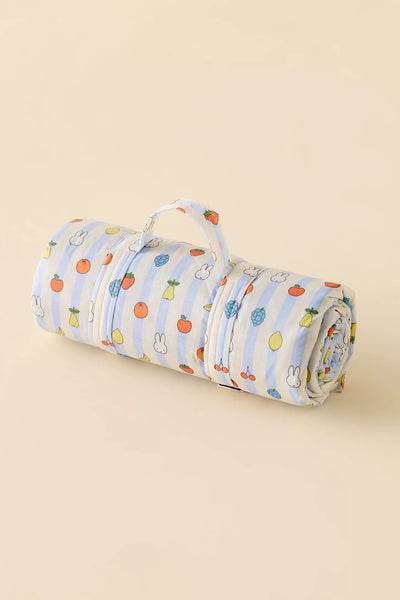 PREVENTA - BAGGU & Miffy Puffy Quilted Picnic Blanket