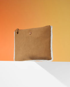 PREVENTA - Shearling Travel Pouch