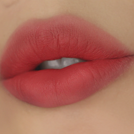 LUX LIQUID LIP